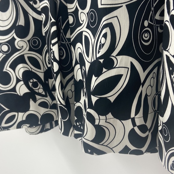 Laura Ashley black and white scroll print swing blazer with large button detail - Picture 11 of 13